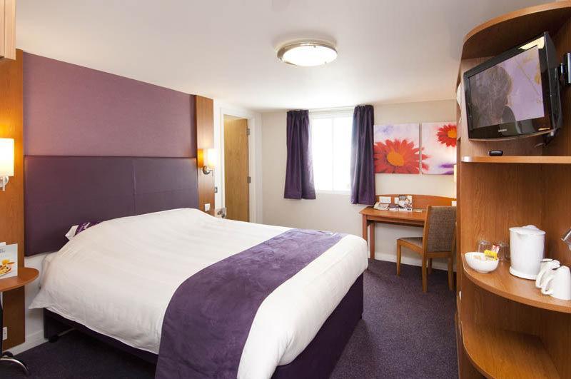 Premier Inn Hemel Hempstead Central Exterior foto