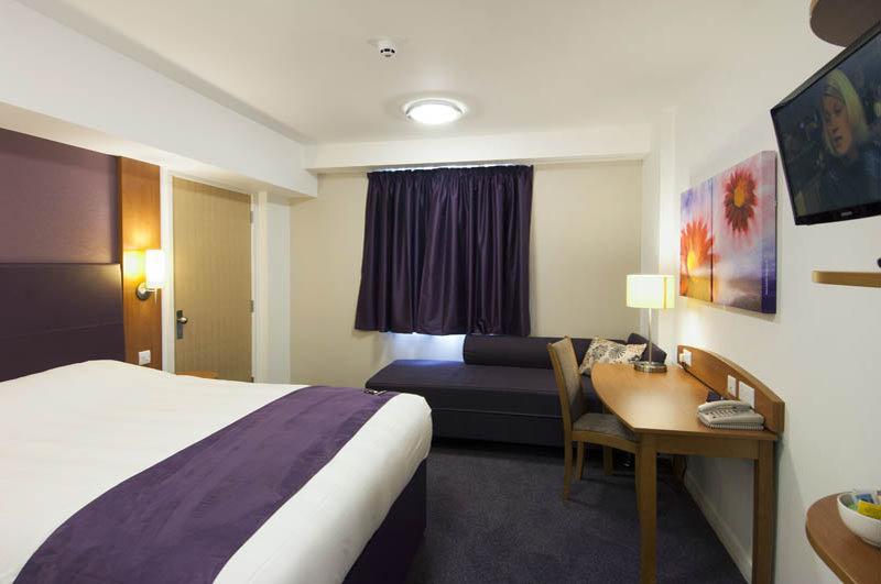 Premier Inn Hemel Hempstead Central Exterior foto